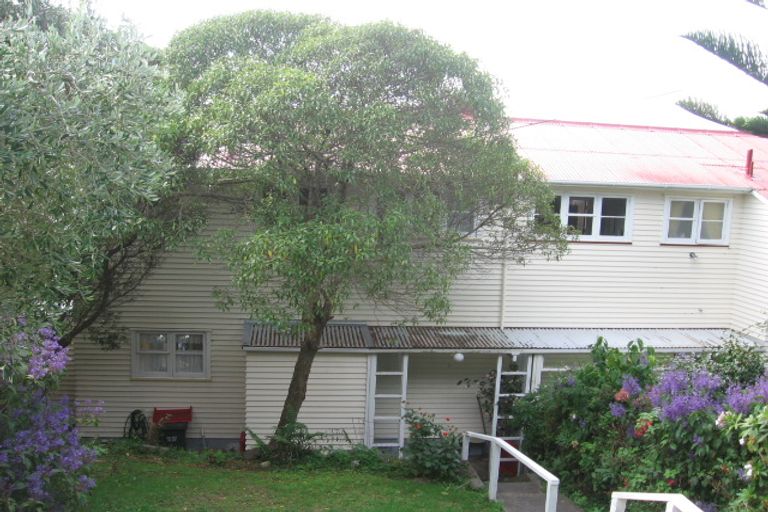 Photo of property in 7 Lyons Crescent, Strathmore Park, Wellington, 6022