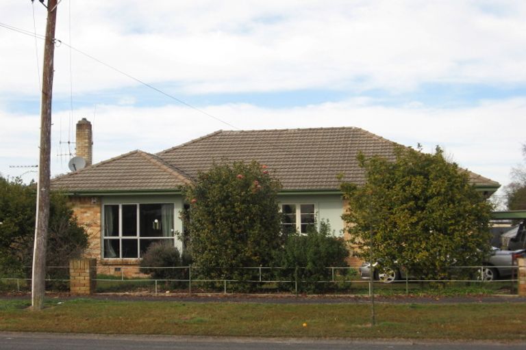 Photo of property in 32 Oxford Street, Fairfield, Hamilton, 3214