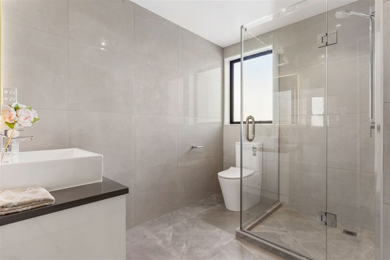 Photo of property in 1 Pae Lane, Flat Bush, Auckland, 2019