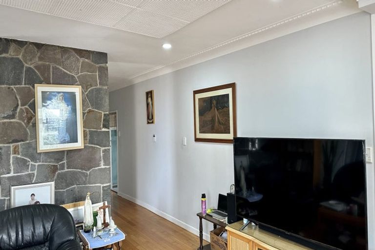 Photo of property in 1/174 Lake Road, Northcote, Auckland, 0627