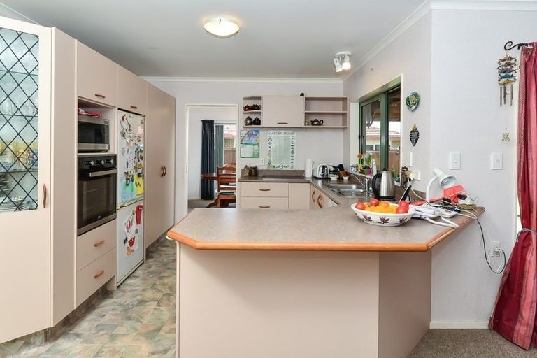 Photo of property in 8 Greenough Place, Rototuna, Hamilton, 3210