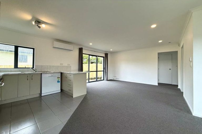 Photo of property in 13a Mawney Road, Henderson, Auckland, 0610