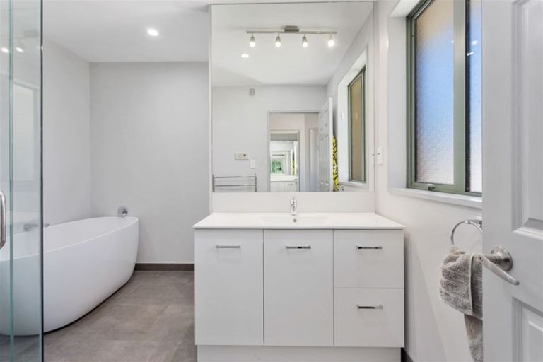 Photo of property in 10 Parsonage Road, Woodend, 7610