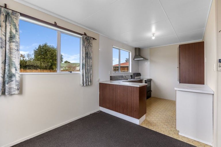 Photo of property in 18 Nikau Street, Inglewood, 4330