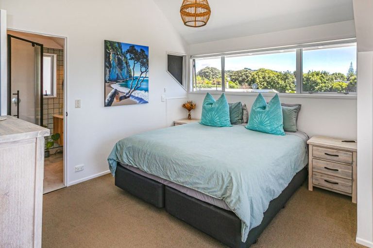 Photo of property in 15 Moray Place, Whiritoa, Whangamata, 3691