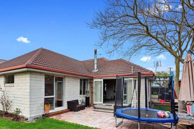 Photo of property in 308 Lake Terrace Road, Shirley, Christchurch, 8061