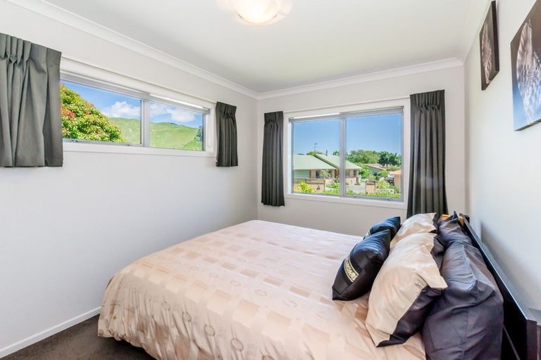 Photo of property in 11b Poneke Drive, Waikanae, 5036