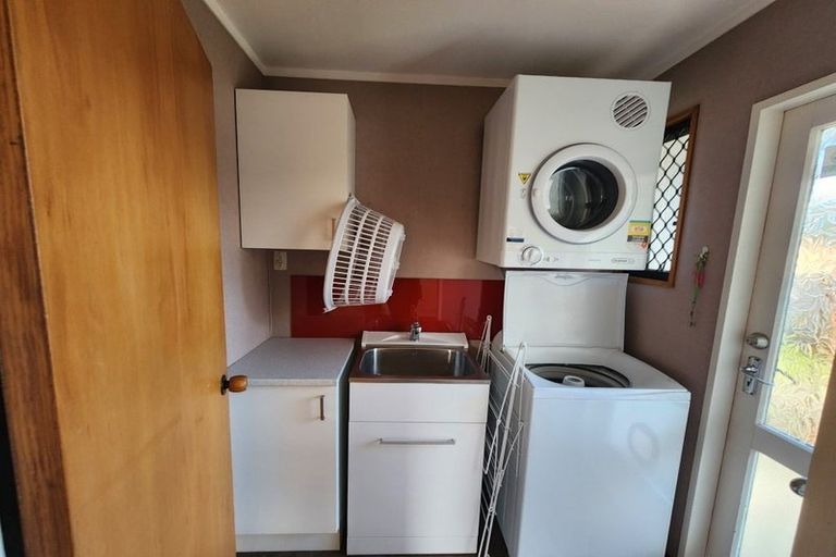 Photo of property in 10b Taurus Place, Kawaha Point, Rotorua, 3010