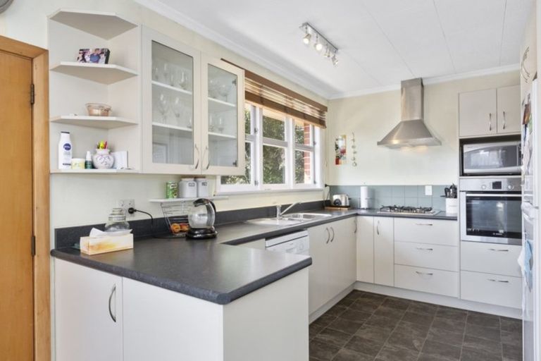 Photo of property in 85 Kaikorai Valley Road, Glenross, Dunedin, 9011