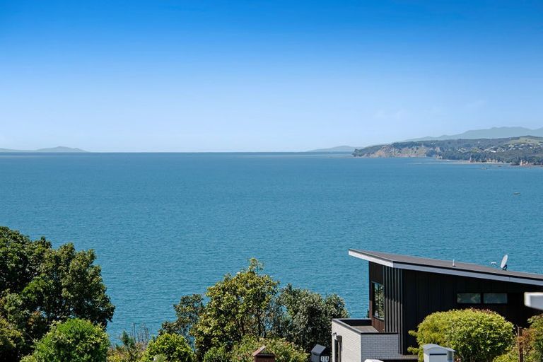 Photo of property in 1/6 Duncansby Road, Stanmore Bay, Whangaparaoa, 0932