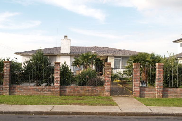 Photo of property in 37 Blake Road, Mangere East, Auckland, 2024