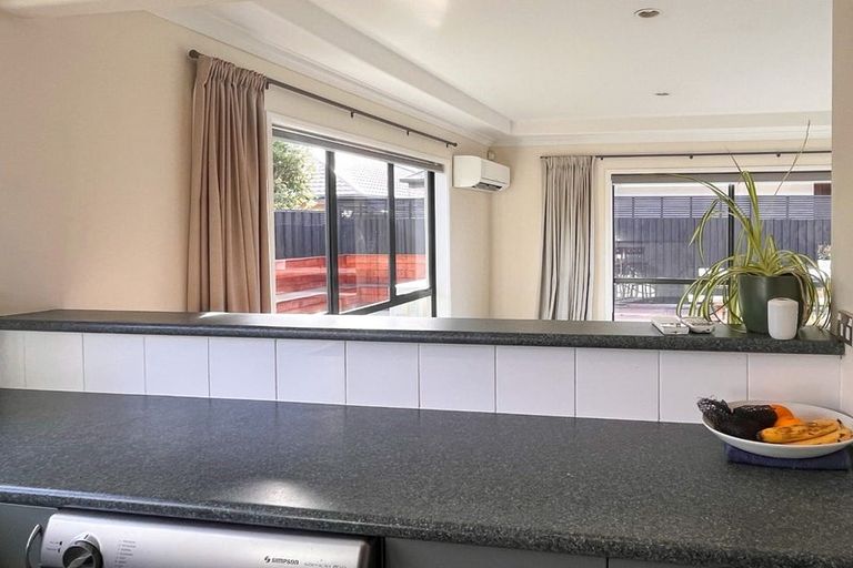 Photo of property in 6 Henridge Place, Avonhead, Christchurch, 8042