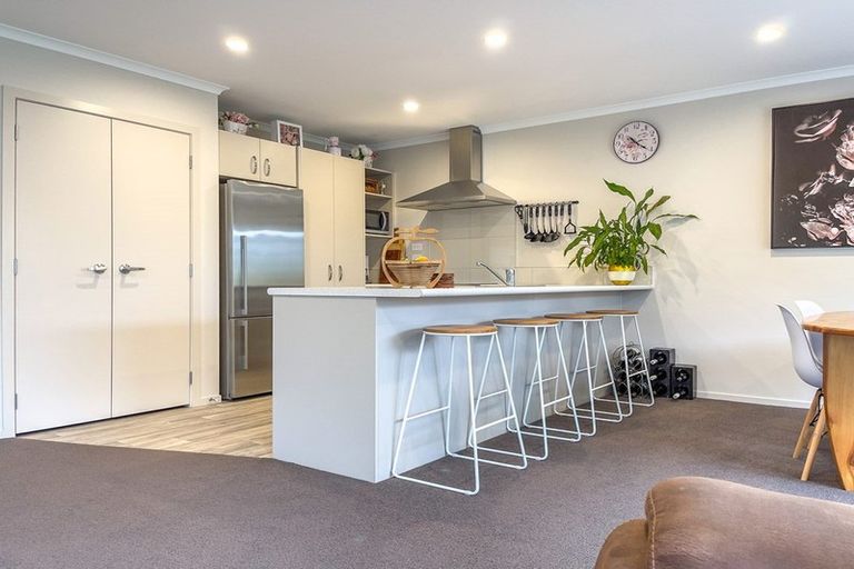 Photo of property in 2/50 Banbury Crescent, Fairfield, Hamilton, 3214