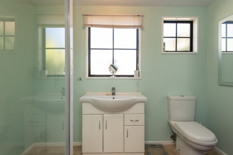 Photo of property in 2/49a Main Road, Redcliffs, Christchurch, 8081