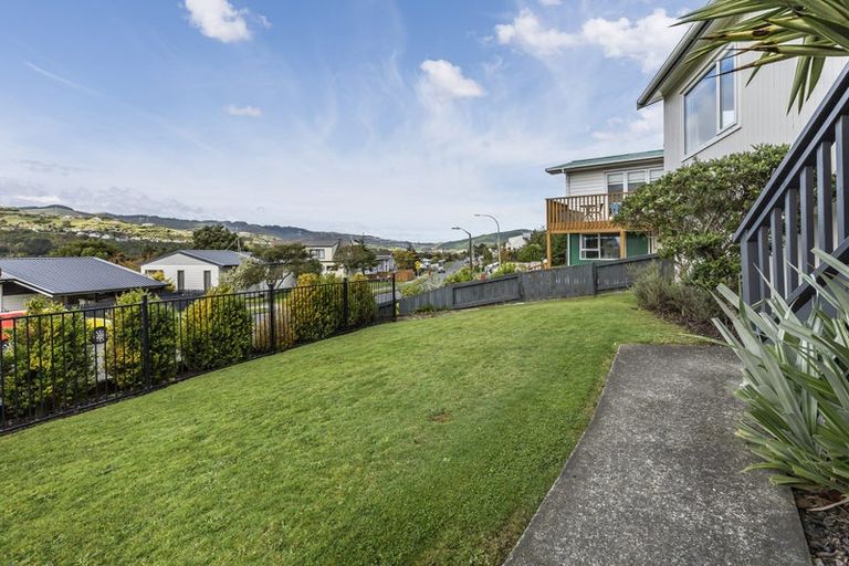 Photo of property in 70 Fyvie Avenue, Tawa, Wellington, 5028