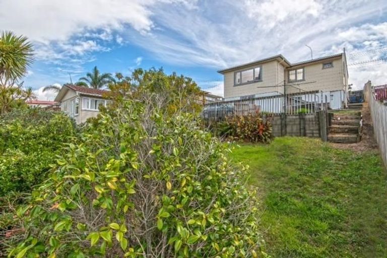 Photo of property in 693 Beach Road, Rothesay Bay, Auckland, 0630