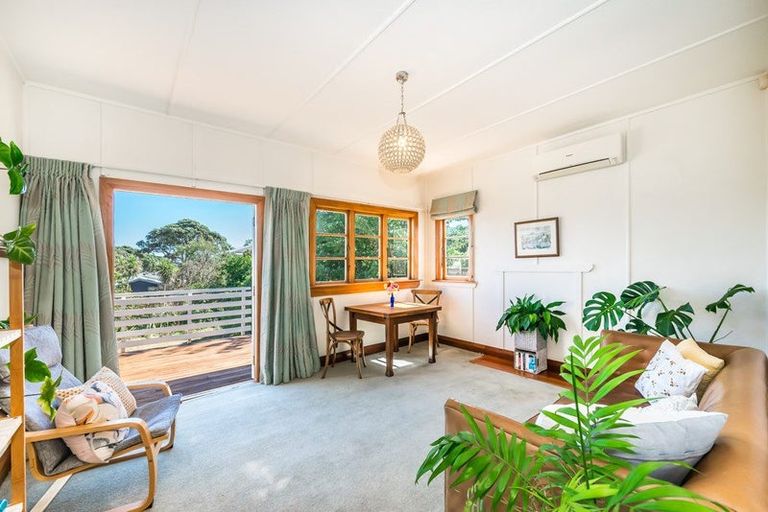 Photo of property in 169 Wellington Road, Paekakariki, 5034