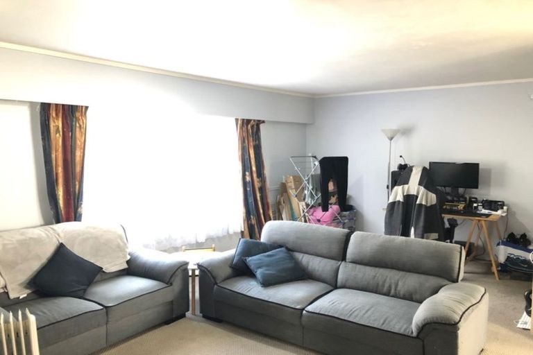 Photo of property in 1/11 Ballater Place, Highland Park, Auckland, 2010