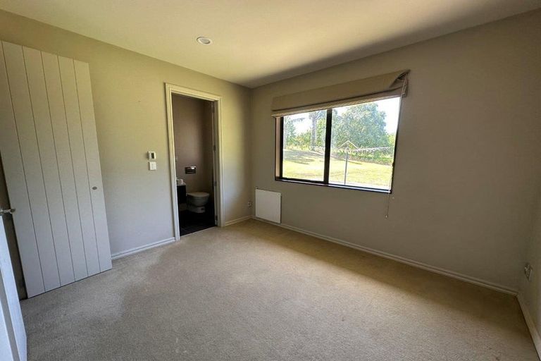 Photo of property in 11 Whiteways Drive, Dairy Flat, Albany, 0792