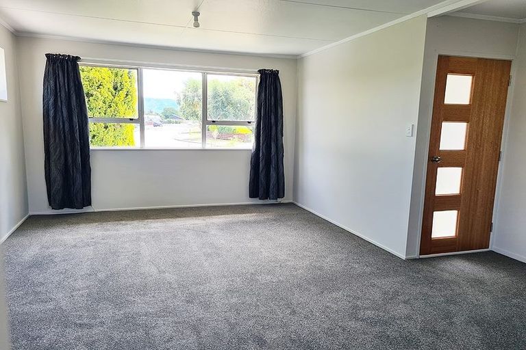 Photo of property in 27 Moore Crescent, Carterton, 5713