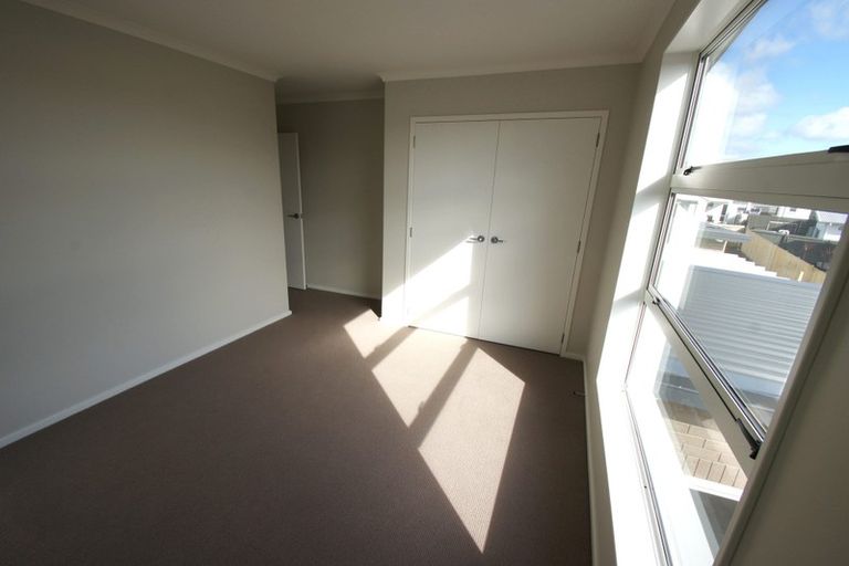Photo of property in 10 Vincent Lane, Hobsonville, Auckland, 0616