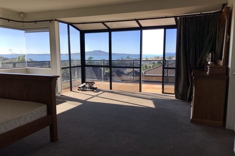 Photo of property in 1/11 Seaview Road, Castor Bay, Auckland, 0620