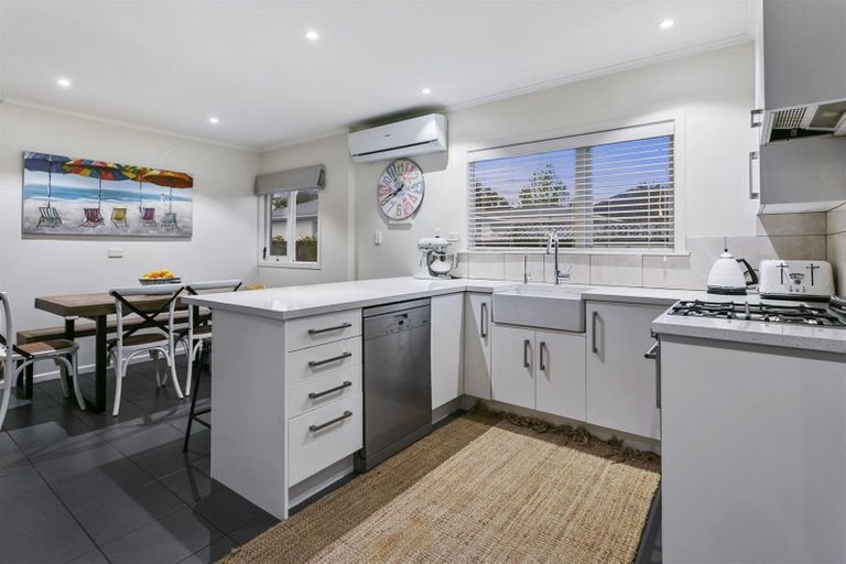 Photo of property in 1/105 Nile Road, Milford, Auckland, 0620