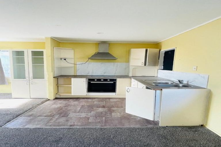 Photo of property in 1/53 Maplesden Drive, Clendon Park, Auckland, 2103