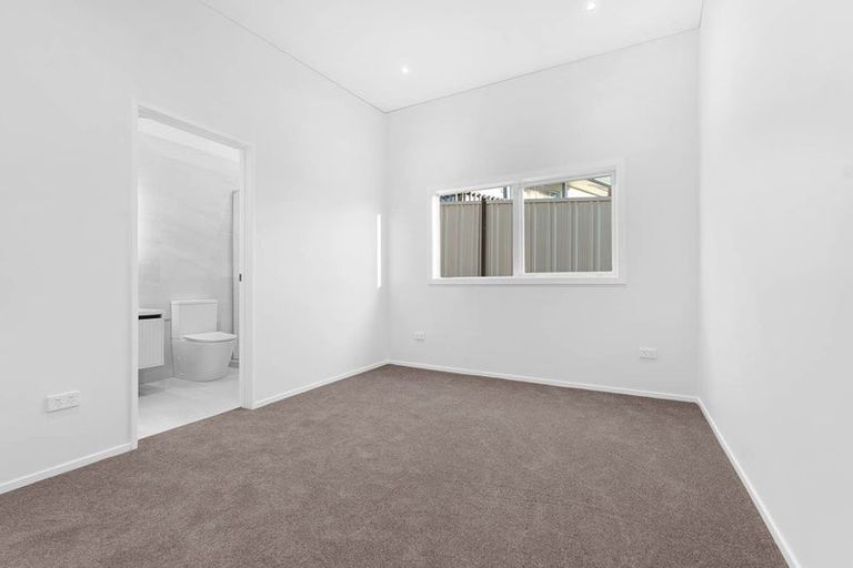 Photo of property in 60d Lewisham Street, Highland Park, Auckland, 2010