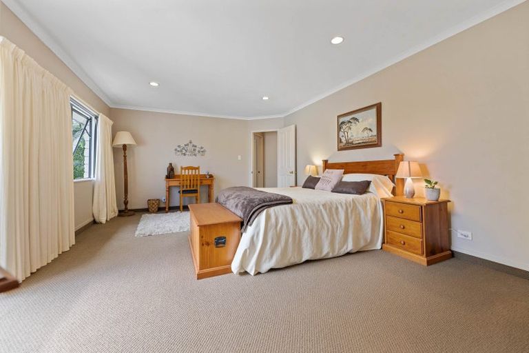 Photo of property in 43 Kinder Street, Acacia Bay, Taupo, 3330