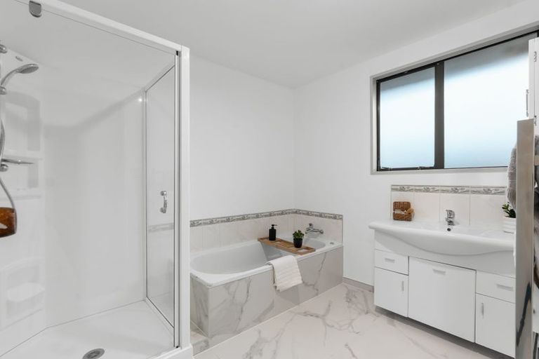 Photo of property in 12 Juniper Place, Burnside, Christchurch, 8053