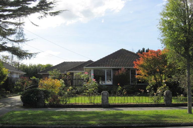 Photo of property in 118 Maidstone Road, Ilam, Christchurch, 8041