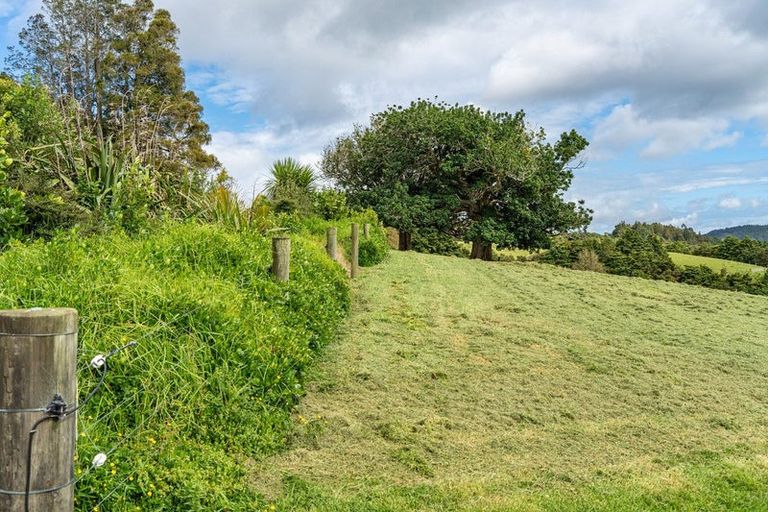 Photo of property in 75 Kohinui Road, Parua Bay, 0192