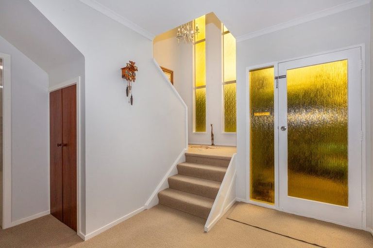 Photo of property in 129 Kahu Road, Paremata, Porirua, 5024