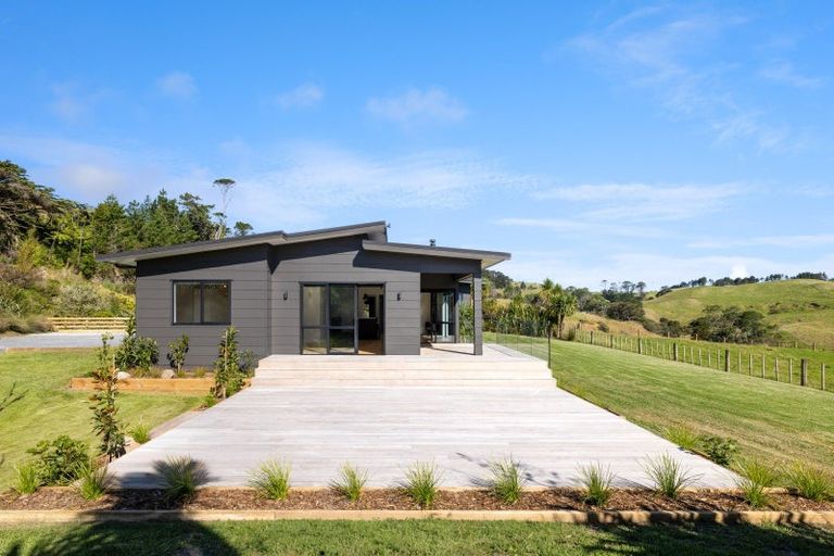 Photo of property in 571 Pakiri Road, Leigh, 0985