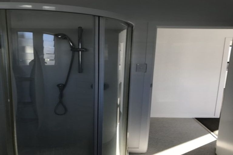 Photo of property in 17 Rua Street, Lyall Bay, Wellington, 6022