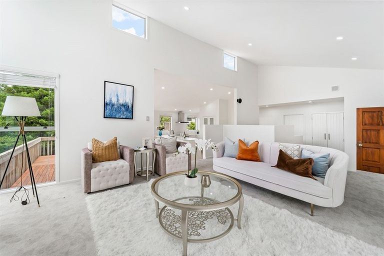 Photo of property in 26 Macnay Way, Murrays Bay, Auckland, 0630