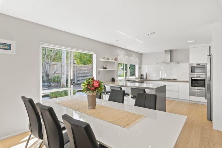 Photo of property in 13 Te Hoe Grove, Pinehill, Auckland, 0632