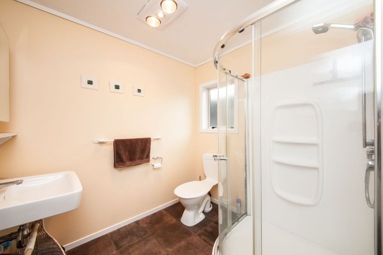 Photo of property in 577 Featherston Street, Roslyn, Palmerston North, 4414