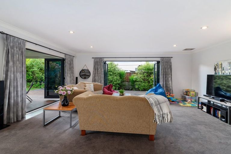 Photo of property in 28 Holden Avenue, Holdens Bay, Rotorua, 3010