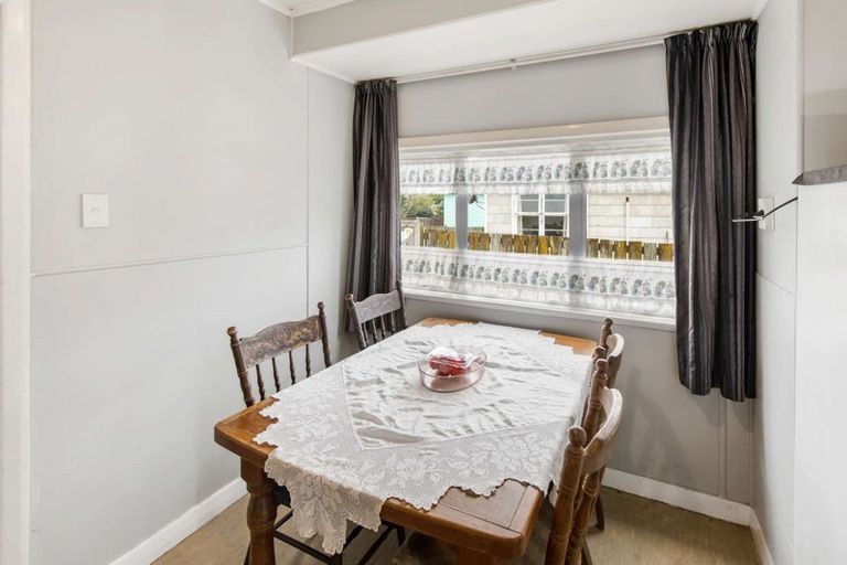 Photo of property in 7 Acourt Street, Hawera, 4610