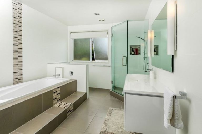 Photo of property in 2a Midway Avenue, Castor Bay, Auckland, 0620