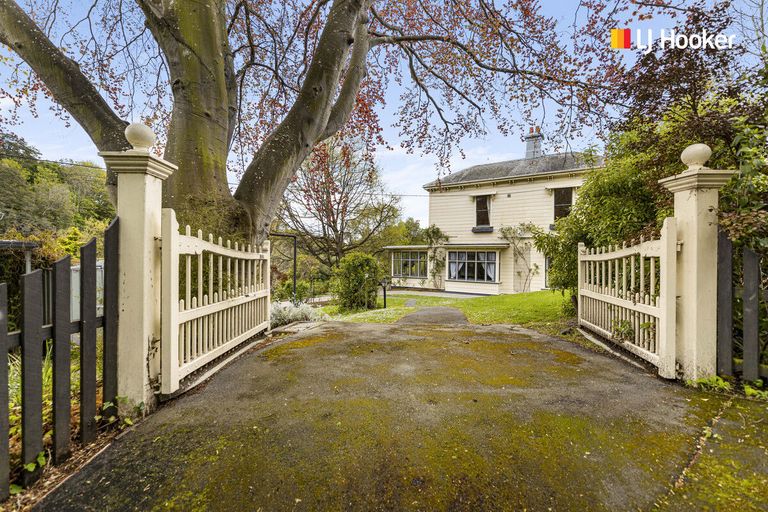 Photo of property in 504 Queens Drive, Dunedin Central, Dunedin, 9016