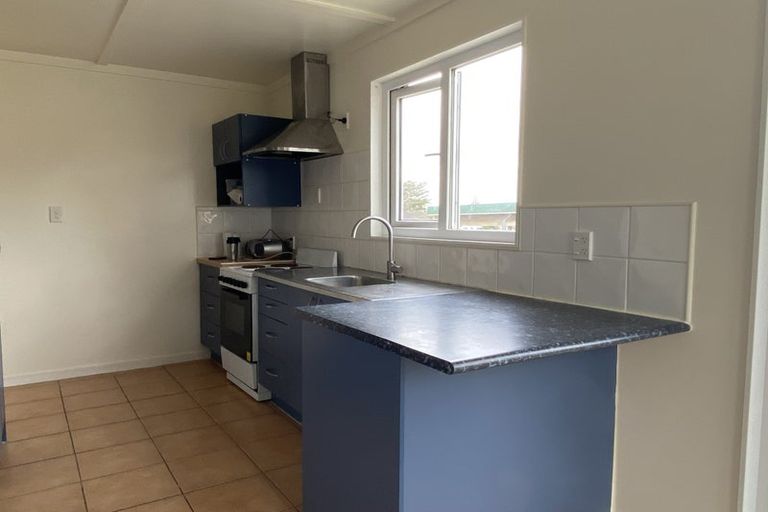 Photo of property in 3190 Great North Road, New Lynn, Auckland, 0600