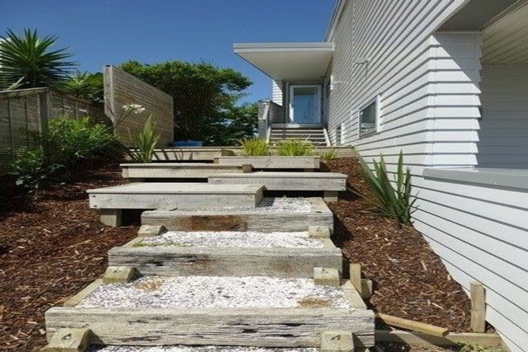 Photo of property in 10 Claude Road, Stanmore Bay, Whangaparaoa, 0932