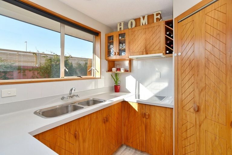 Photo of property in 2/19 Mulberry Place, Redwood, Christchurch, 8051