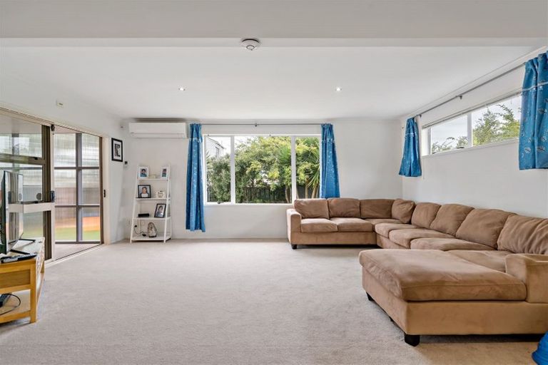 Photo of property in 68 Willis Road, Papakura, 2110