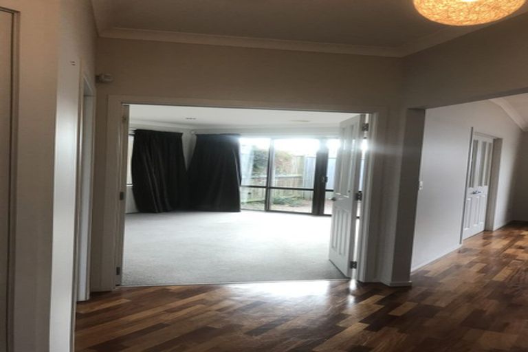 Photo of property in 77 Te Puia Drive, Aotea, Porirua, 5024