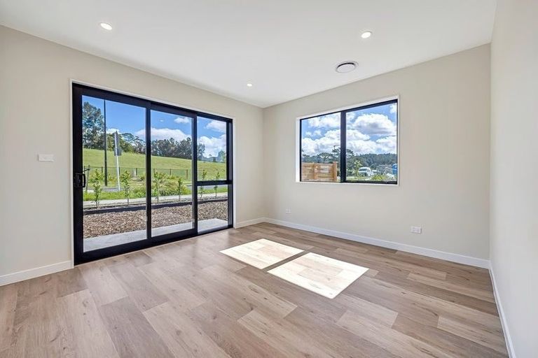 Photo of property in 13 Katote Avenue, Swanson, Auckland, 0614