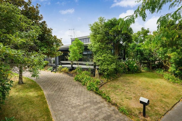 Photo of property in 3 Earl Place, Hokowhitu, Palmerston North, 4410